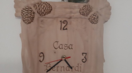 casa-bernardi-canonica-orologio